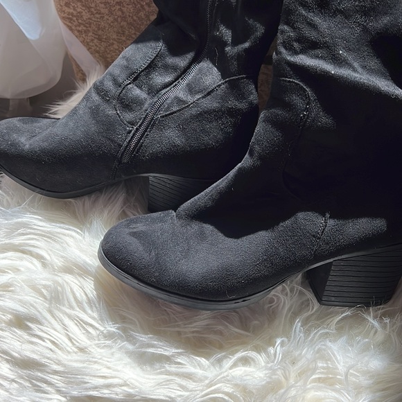 Over the Knee Boots Black fits large Calves Size 12 Preowned - Picture 3 of 3